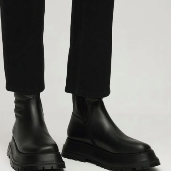 BURBERRY Hurr Lug Sole Platform Sock Ankle Booties Boots 38.5 - Picture 11 of 11